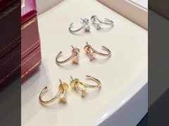 Anillo de compromiso de diamante de corte oval de 1 quilate